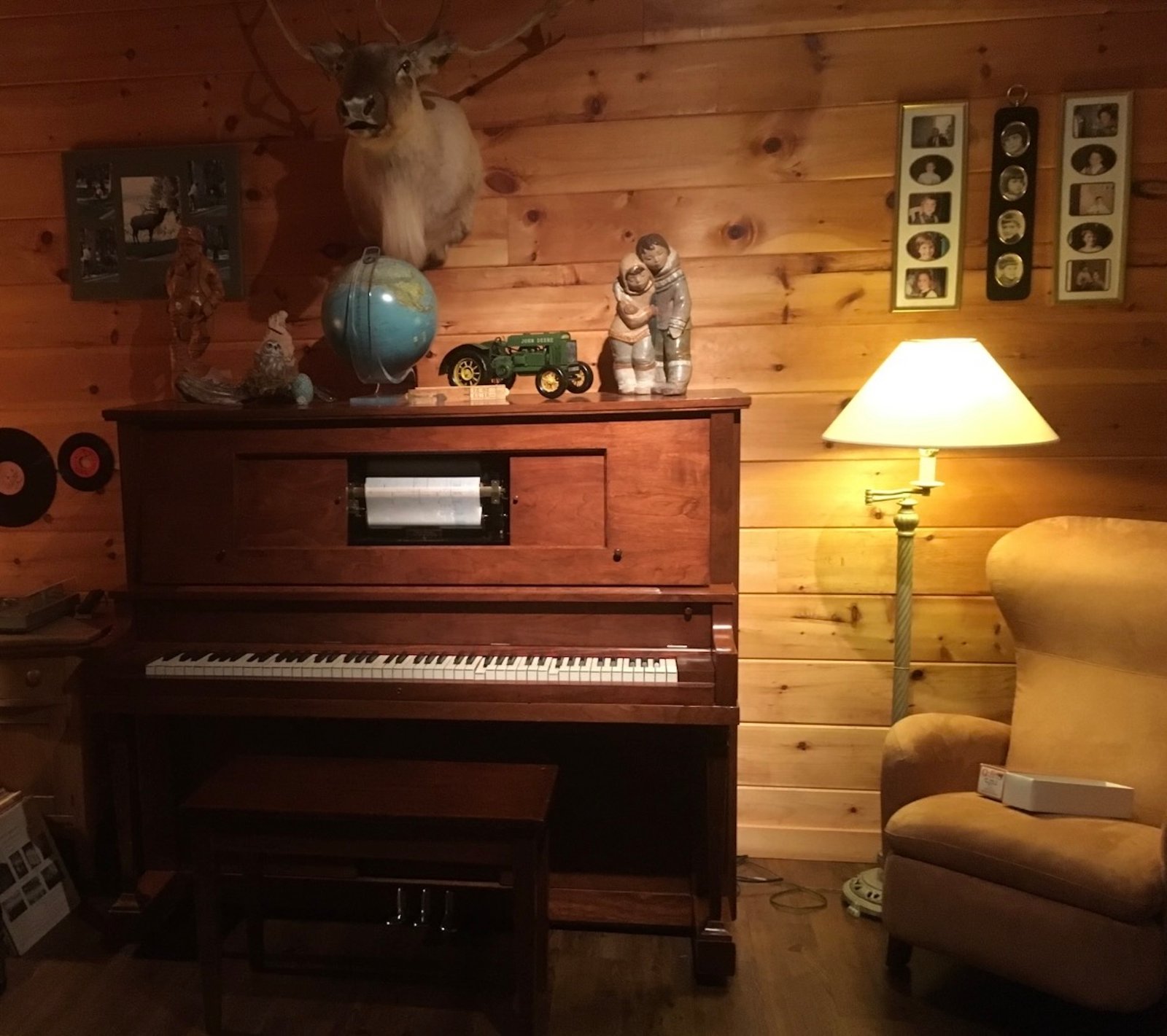 Piano mécanique dans un chalet, un environnement soumis à de fortes variations d'humidité